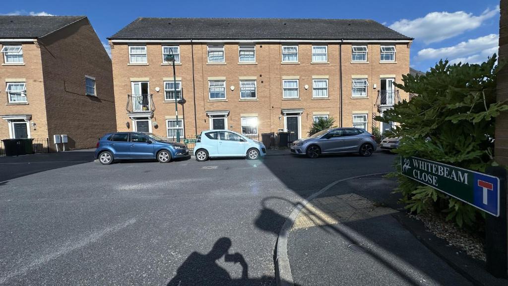 Charming Coach House in Peterborough - Two-Bedroom House for Rents | Gape Properties | Booking